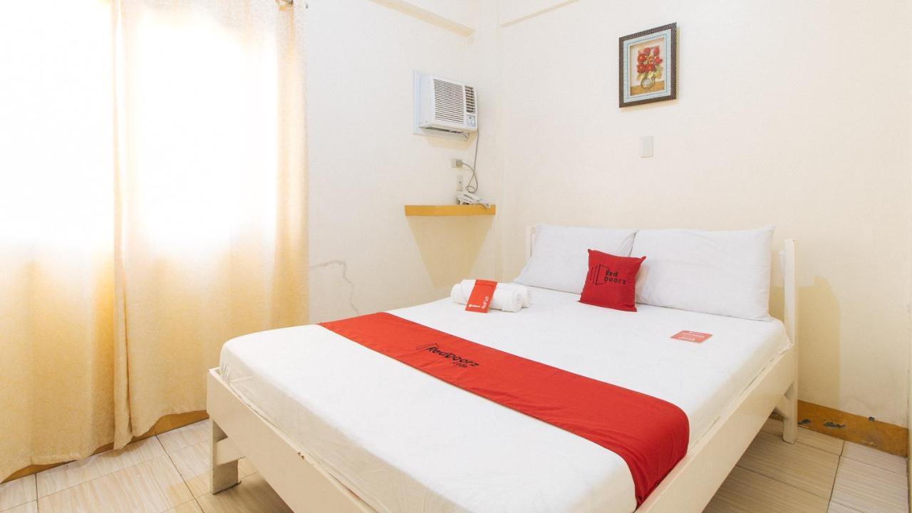 Reddoorz @ Golden Skye Hotel Guagua Экстерьер фото