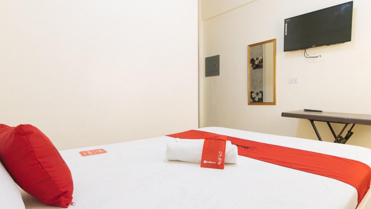 Reddoorz @ Golden Skye Hotel Guagua Экстерьер фото