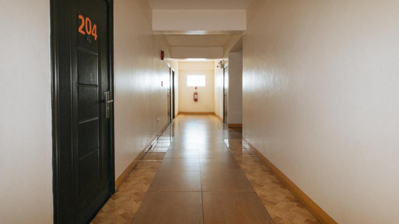 Reddoorz @ Golden Skye Hotel Guagua Экстерьер фото