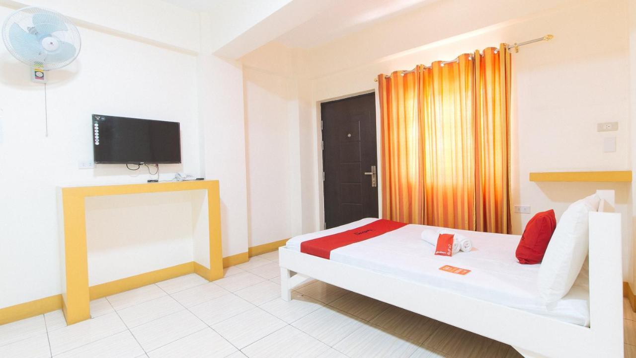 Reddoorz @ Golden Skye Hotel Guagua Экстерьер фото
